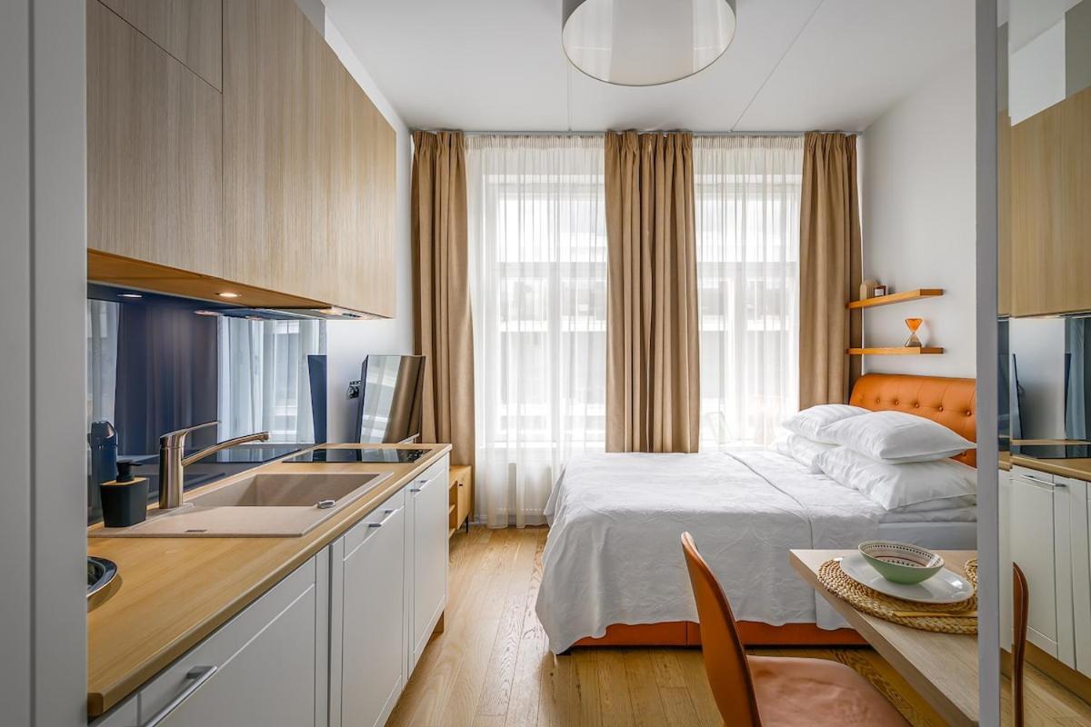 Stylish Near Old Town Apartment *