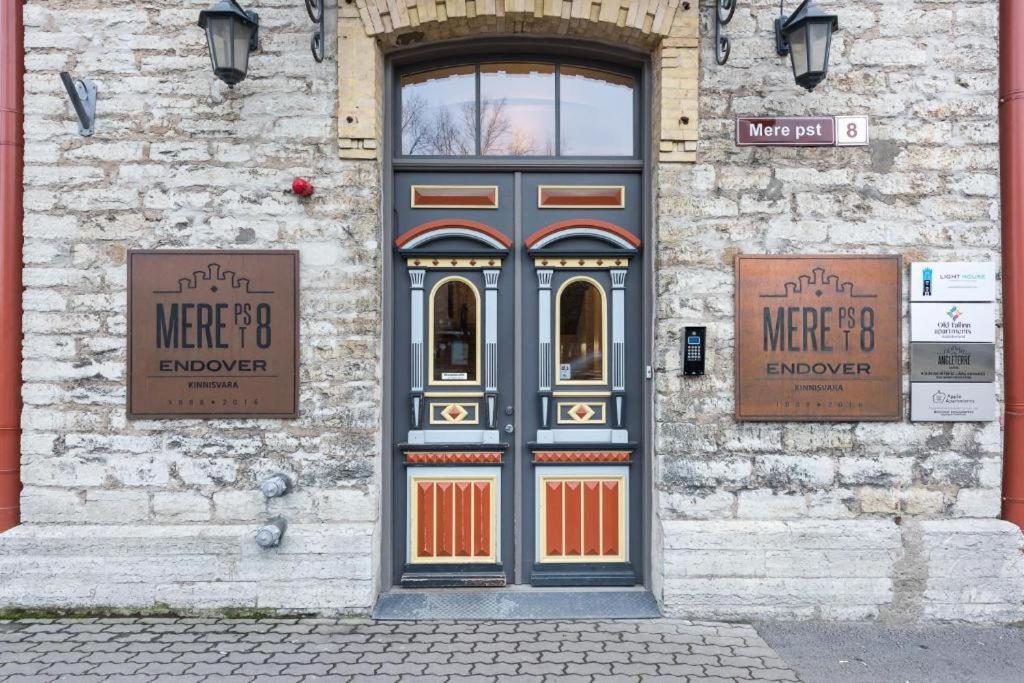 Stylish Near Old Town Apartment *